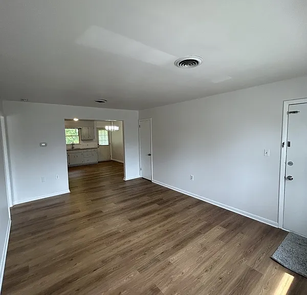 302 Hillside Dr #3 — Photo 4