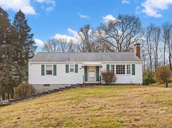 9 Brownstone Road, East Granby, CT 06026