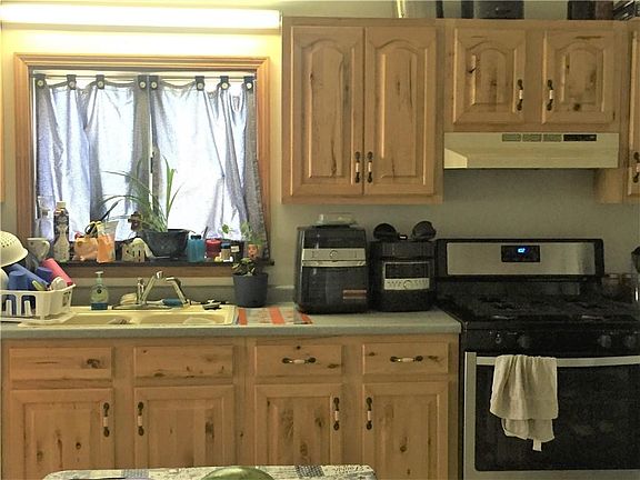 5th image of 10765 Plum St