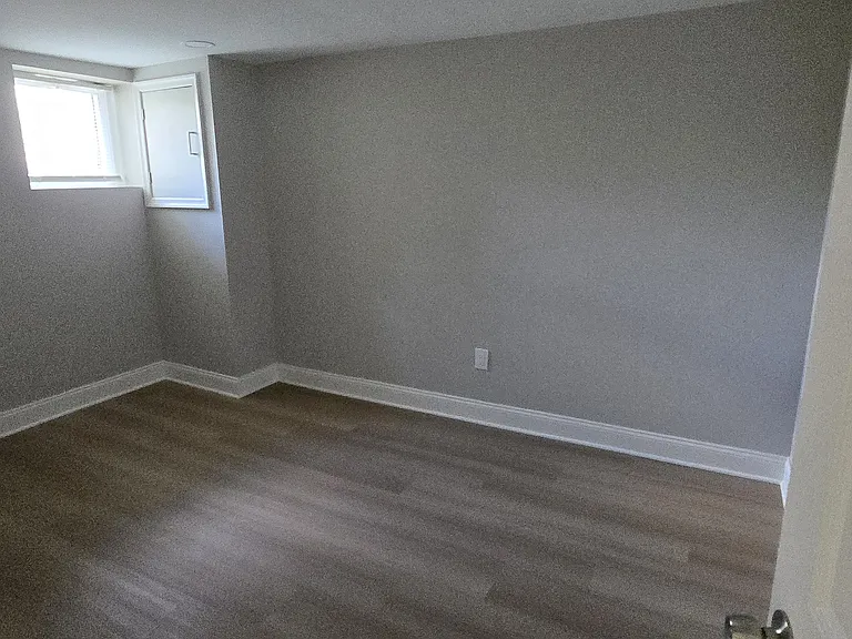 2513 Reisterstown Rd — Photo 14
