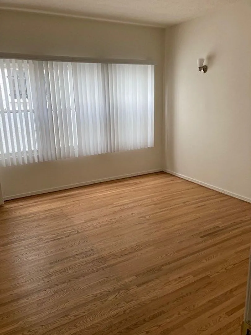 204BE — Photo 2