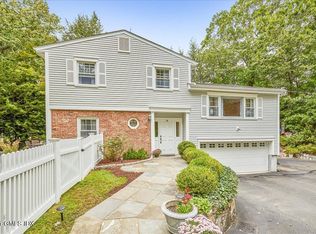 16 Cat Rock Rd, Cos Cob, CT 06807