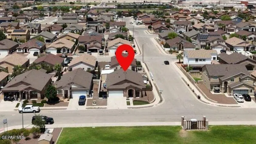 4 bed, 2.0 bath, 1866 sqft, $1,800 — Photo 2