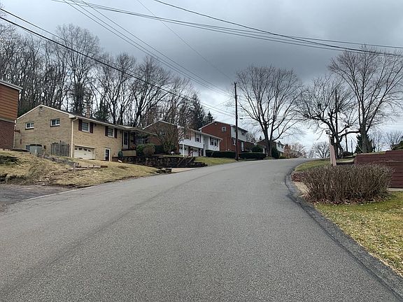 4th image of 328 Crescent Gardens Dr