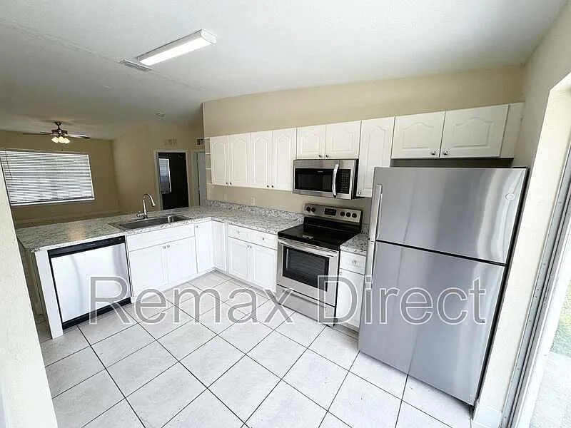 4 bed, 2.0 bath, $2,850 — Photo 4