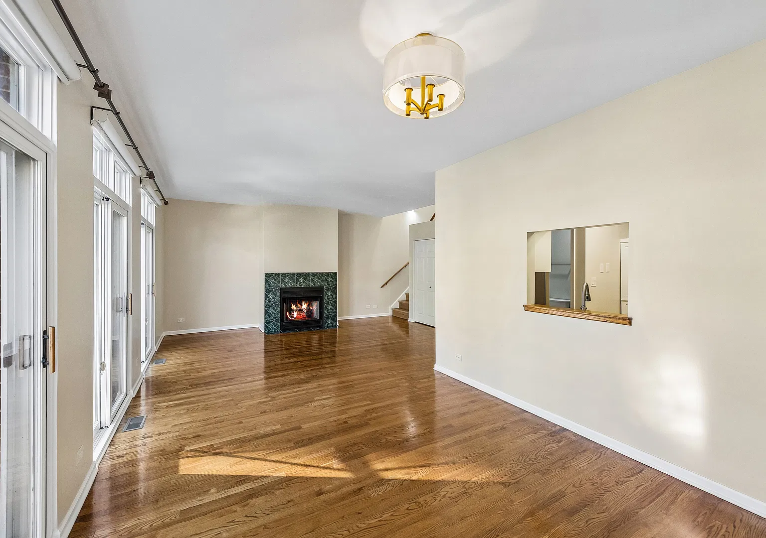 3 bed, 2.5 bath, 2000 sqft, $3,800 — Photo 4