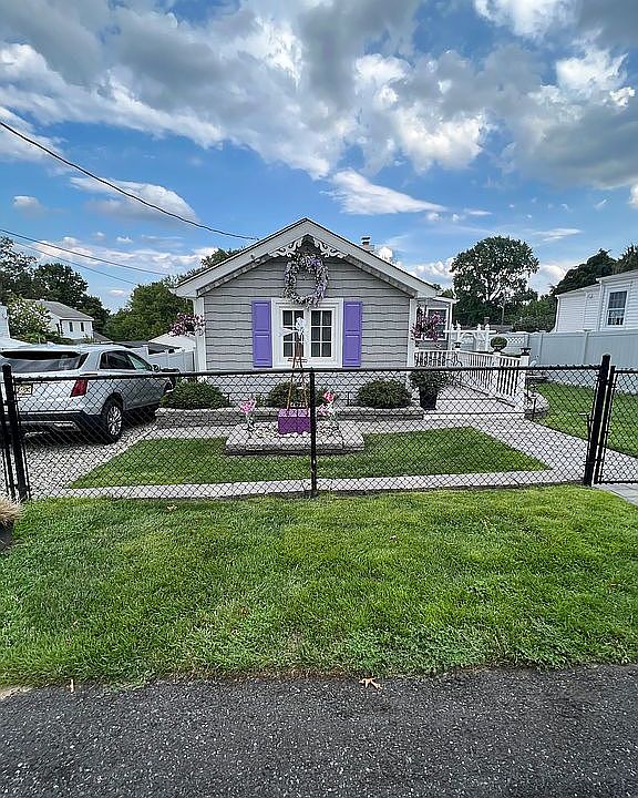 1st image of 609 Greenwood Ave
