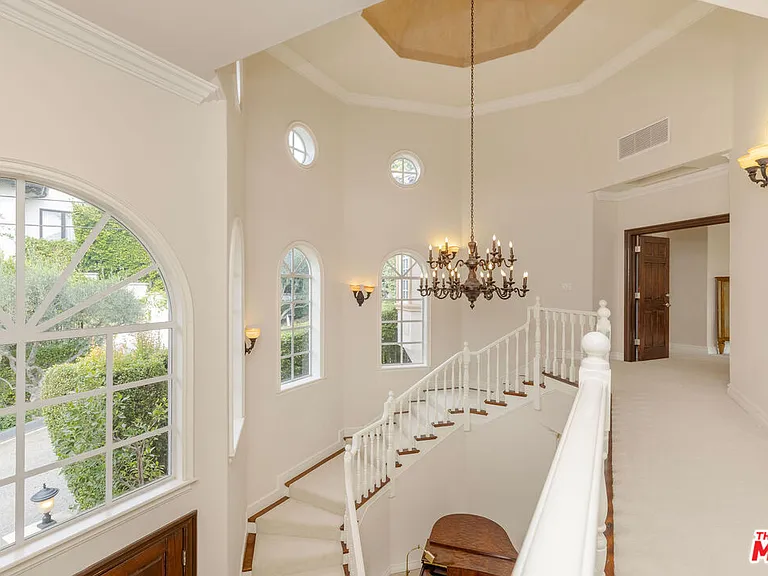 1922 Bel Air Rd — Photo 18