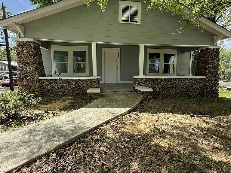 1401 9th Ave — Photo 1