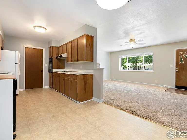 1241 S Bryan Ave — Photo 9