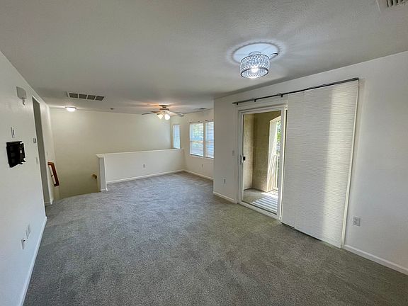 4th image of 909 Dante Cir