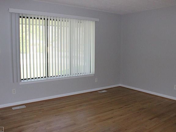 5th image of 8862 Independence Dr