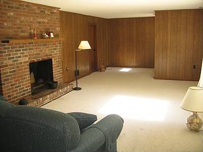 5th image of 111 Shirley Dr