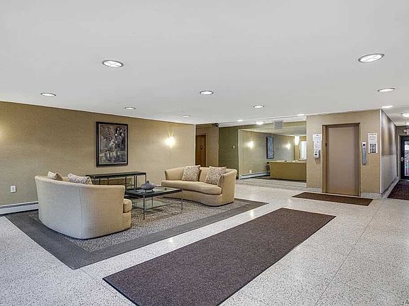 4th image of 90 S Park Ave APT C17