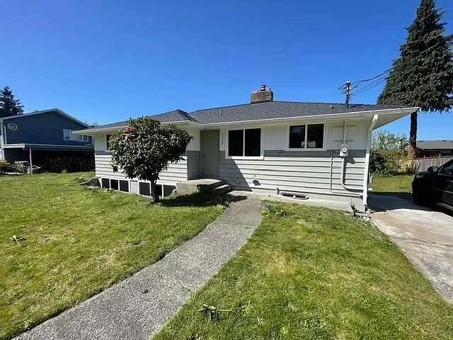 5 bed, 2376 sqft, $2,995 — Photo 2