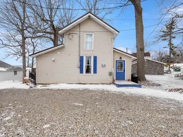 440 Lane 120 Hamilton Lk, Hamilton, IN 46742