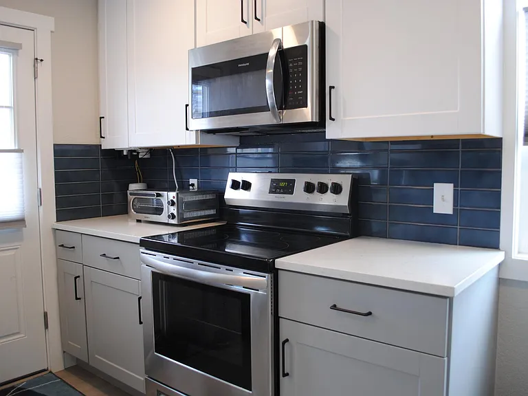 2610 S Hooker St — Photo 8