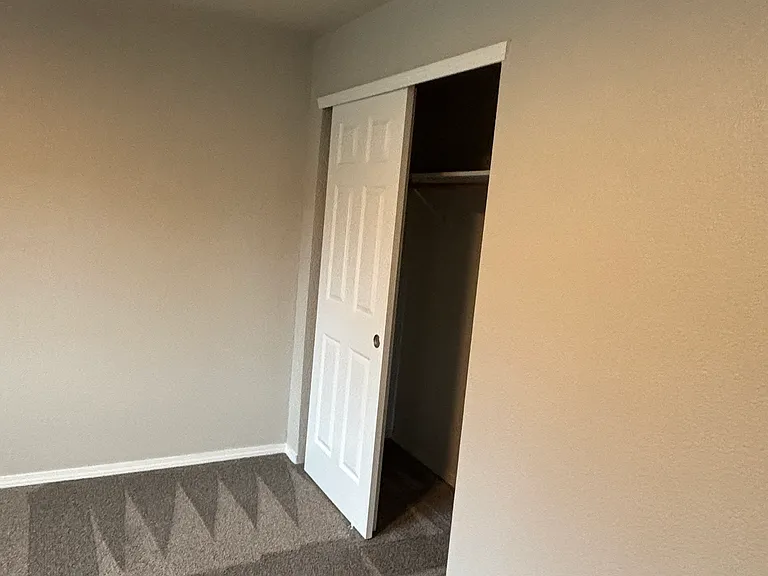 810 SE 9th St #810 — Photo 12