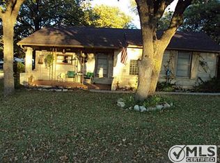 312 Walnut Ave, Azle, TX 76020