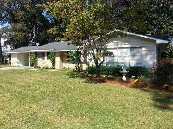 212 Idlewood Dr, Chickasaw, AL 36611