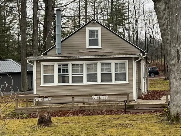 4011 Grove Rd, Silver Springs, NY 14550
