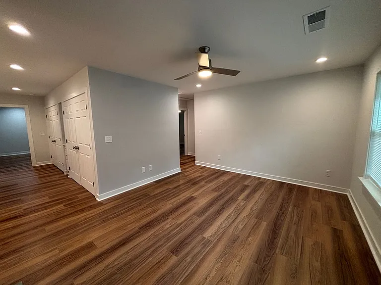 1389 Lanvale Dr SW — Photo 3