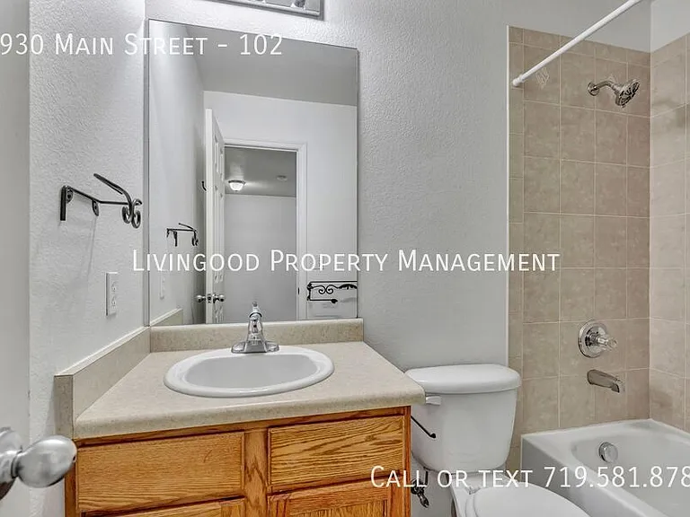 2930 Main St #102 — Photo 12
