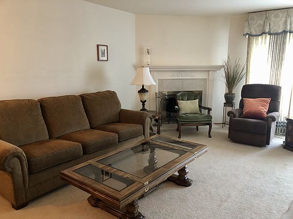 4th image of 372 Morton Dr