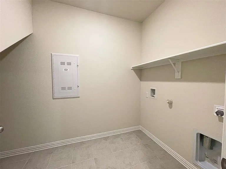1805 Nelson St — Photo 36