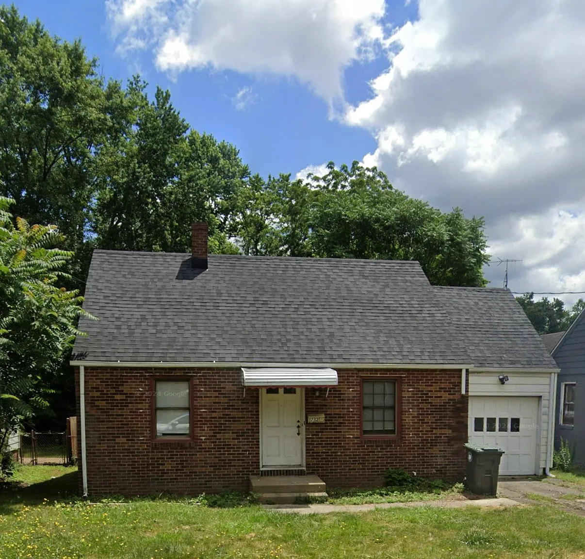 1712 Spring Ave NE — Photo 1