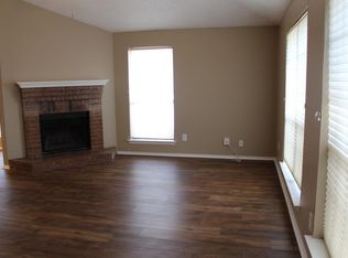 2325 Oakmont Dr, Bedford, TX 76022