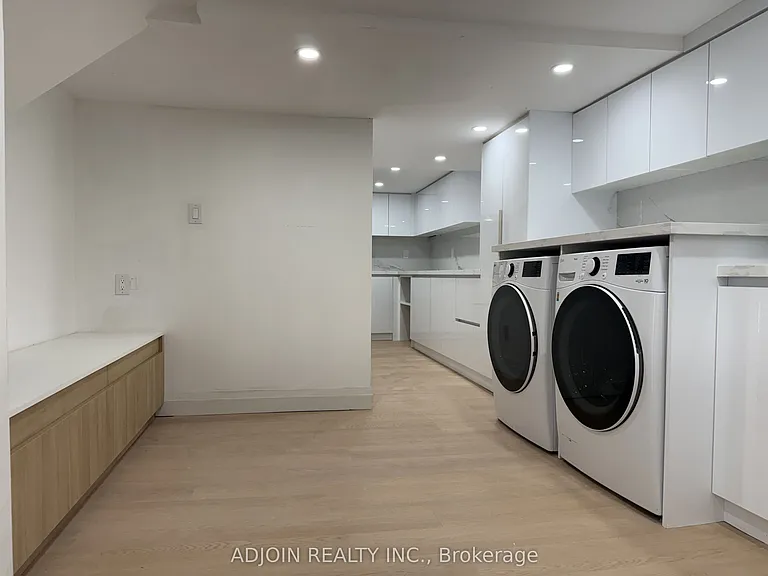 18 Patrick Blvd — Photo 1
