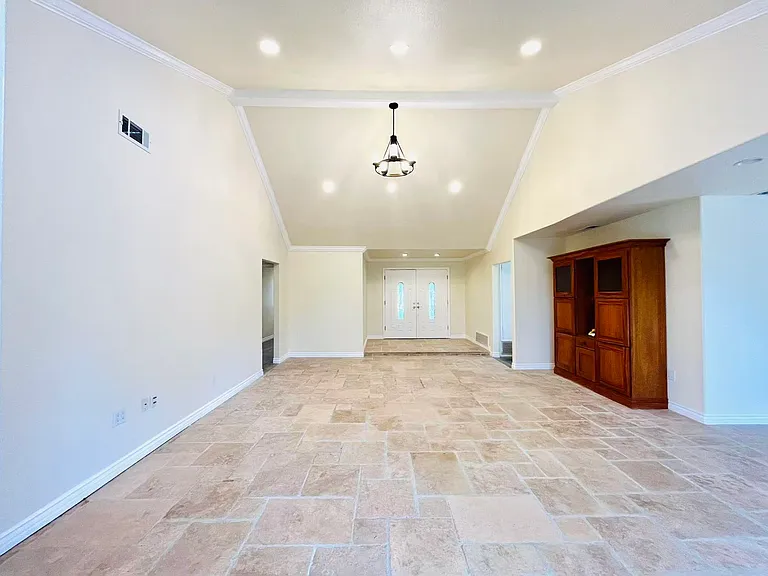 1800 Yermo Pl — Photo 8