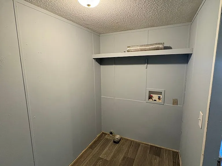 165 Barbara Rd — Photo 9