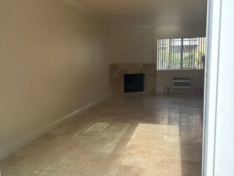 276 Avocado St — Photo 13