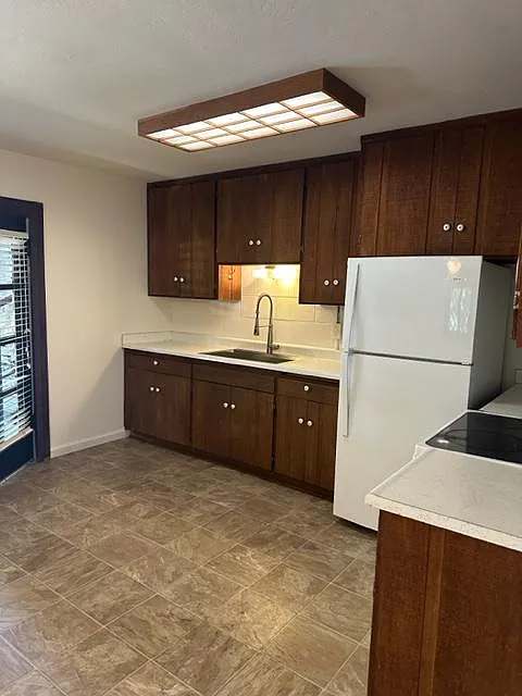 2 bed, 700 sqft, $3,200 — Photo 4