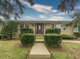 750 W Eggerding Dr, Addison, IL 60101