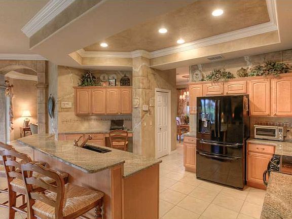 3rd image of 13833 Thoroughbred Dr