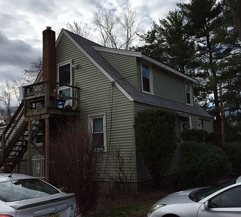Side entrance to 1 bedroom