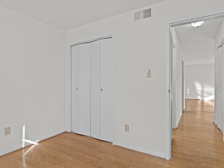 1931 N Cleveland St #213 — Photo 10