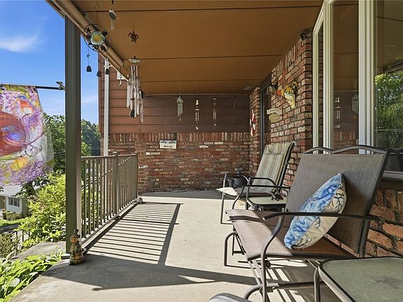 3rd image of 107 Jeanine Ct