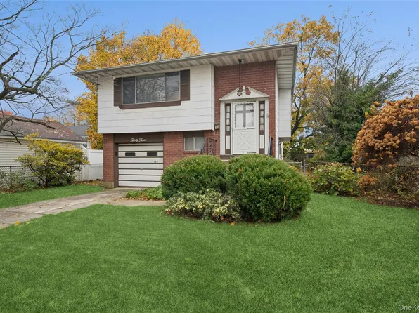 33 Grove Street, Hicksville, NY 11801