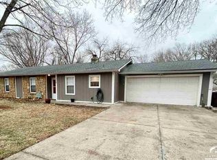 220 N Crestline Dr, Lawrence, KS 66049