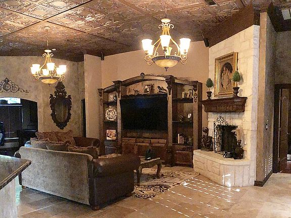 4th image of 464 Karbo Ln