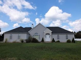 11 Charest Ln, Agawam, MA 01001