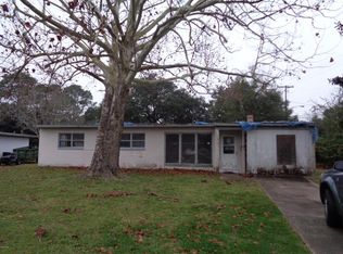 11 Stanford Rd, Pensacola, FL 32506