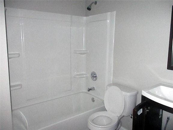 2nd image of 601 Floyd St