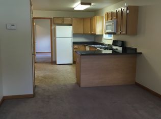 256 College Ave APT 1, Valparaiso, IN 46383
