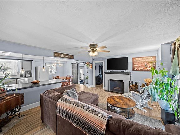 4th image of 148 Virginia Ave