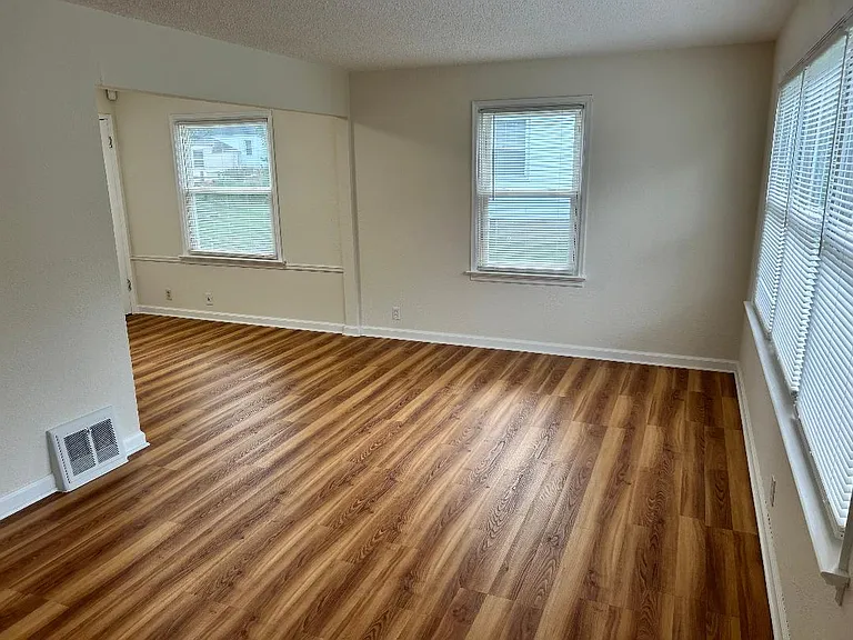 1148 Ashford Dr — Photo 44
